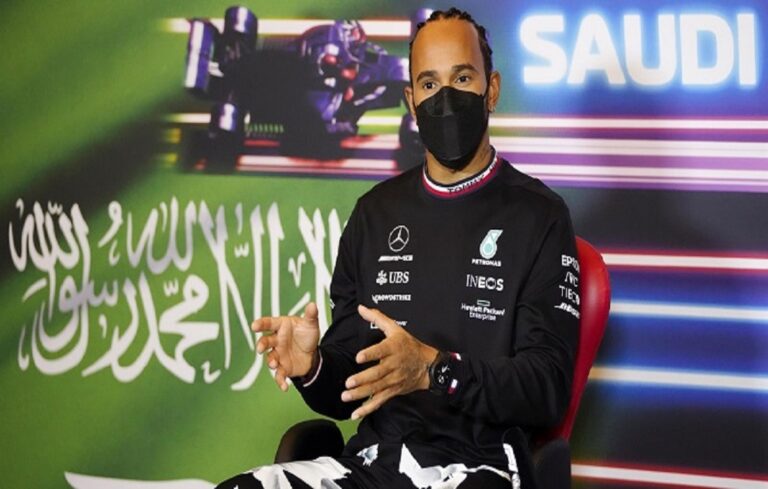 Lewis Hamilton reapareció con Mercedes y aumenta las esperanzas sobre su regreso