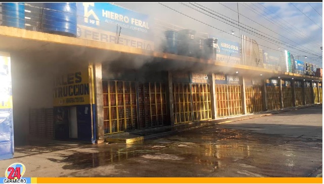 ¡Fuego! Reportaron un incendio en una ferretería en Tocuyito