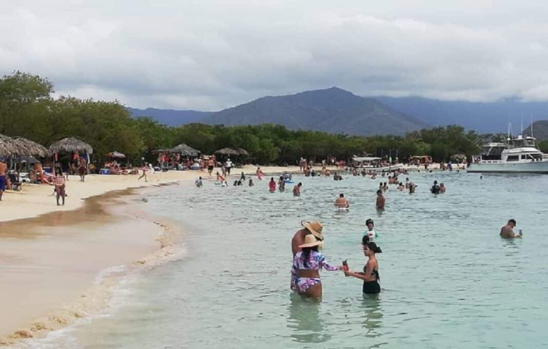 Isla Larga reportó baja asistencia debido al costo de traslado en lancha