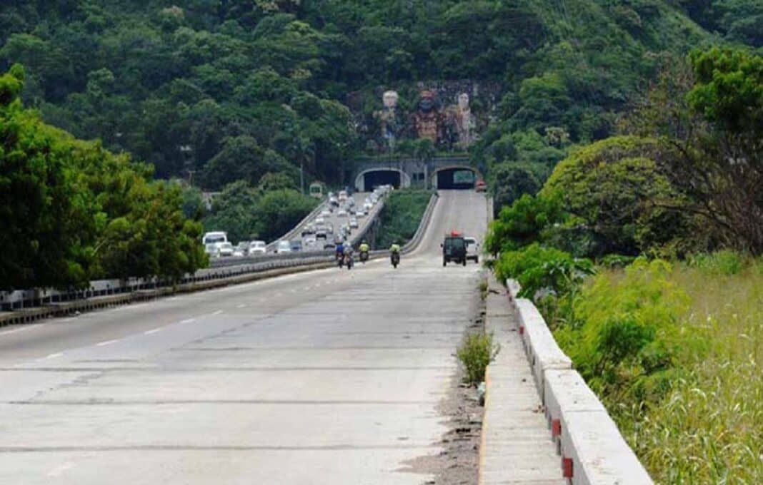 Restringido por mantenimiento tránsito en el viaducto La Cabrera