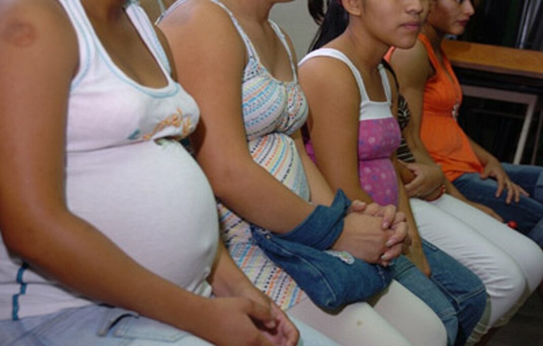 Fundación Bengoa: 20% de los embarazos en Venezuela vienen de madres adolescentes