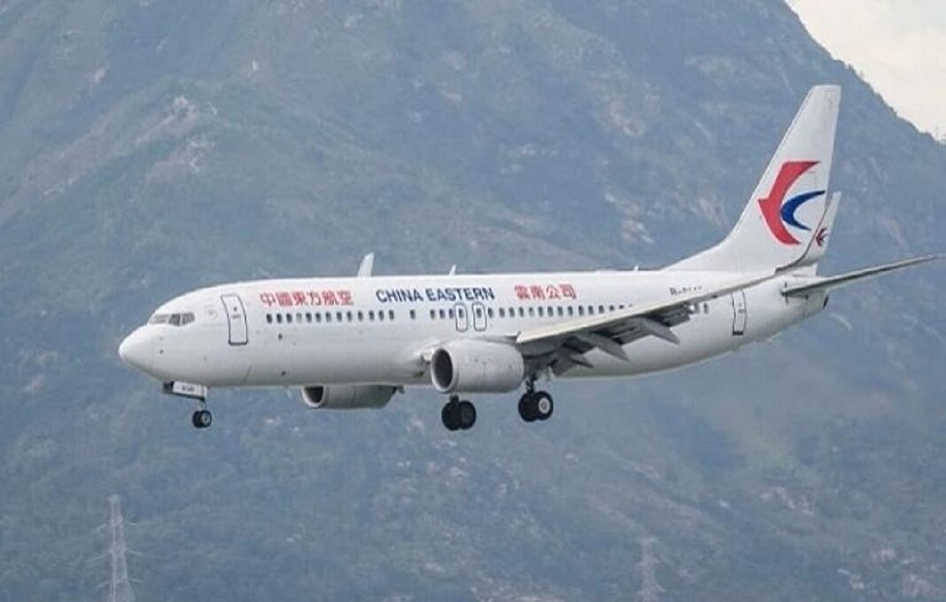 China: Avión Boeing 737 se estrelló con 132 pasajeros a bordo