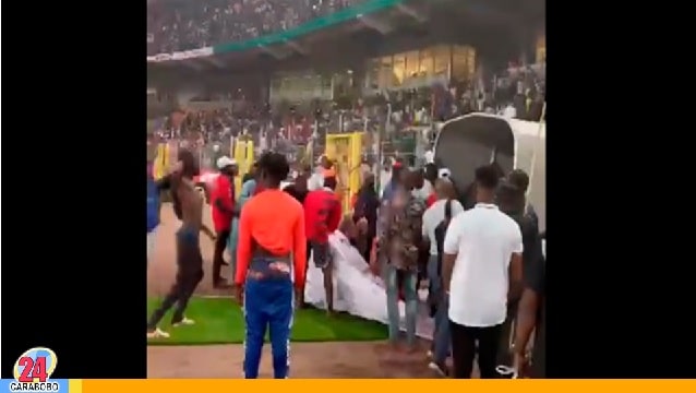 Fanáticos de Nigeria destrozaron todo al quedar fuera del Mundial