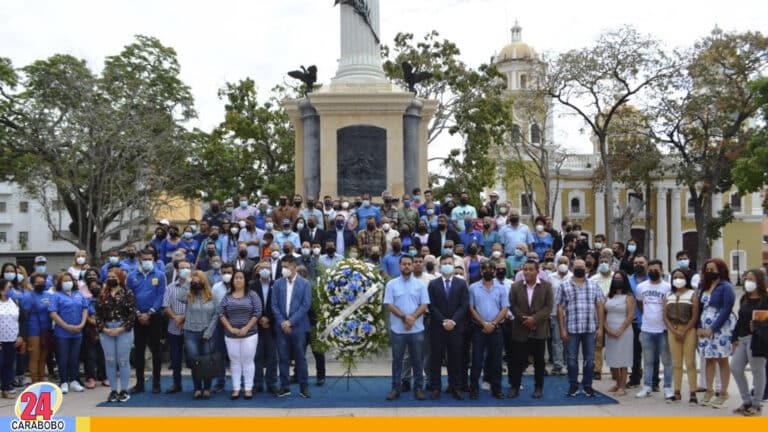 UNT Carabobo celebró su XVI Aniversario desde la plaza Bolívar de Valencia