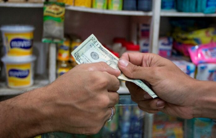 Ecoanalítica: Costo vida del venezolano en dólares subirá un 30%