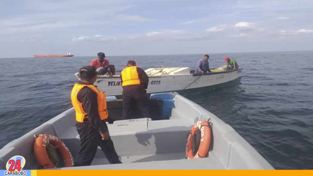 Rescatan a tres pescadores en Falcón
