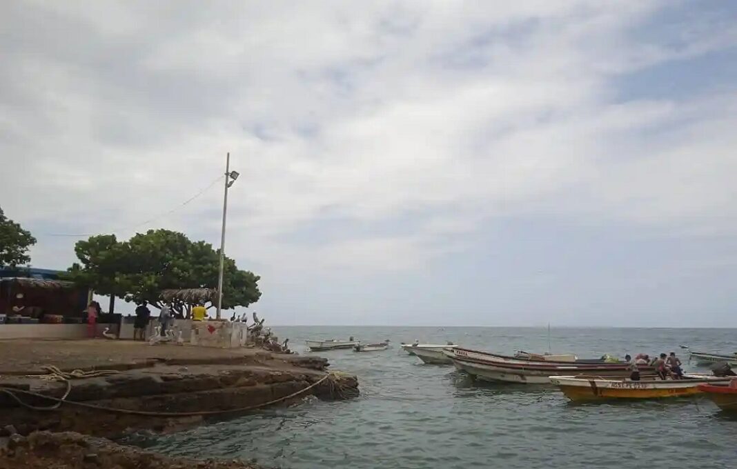 La Guaira: Pescadores remaron durante horas para mantenerse con vida