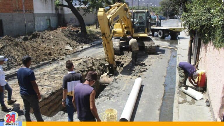 Sustituyeron tubería de aguas servidas en avenida Valmore Rodríguez, Naguanagua