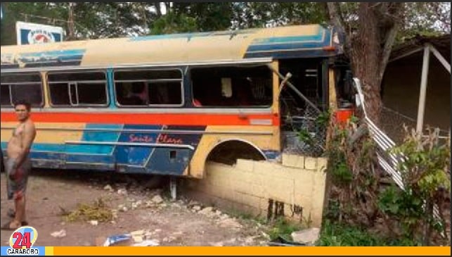 Accidente vial en Aragua dejó 18 lesionados