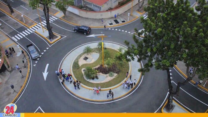 Lacava inauguró Rotonda de la calle Pocaterra
