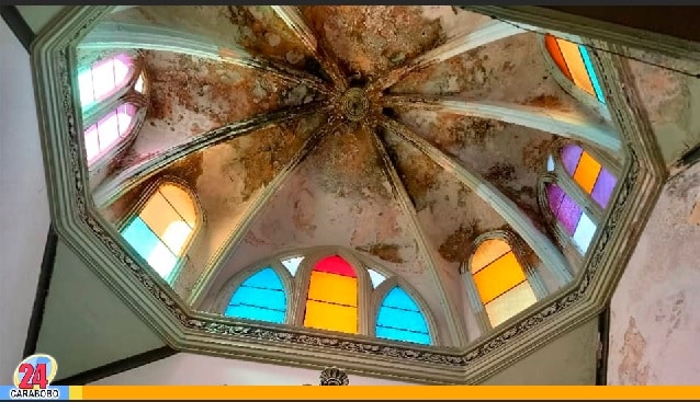 Mira como se encuentra el techo de la iglesia de San Blas
