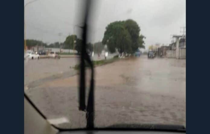 Desbordamiento del río San Luis afecta a varios sectores de Tocuyito