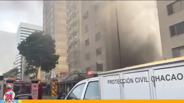 Incendio de un vehículo en Chacao fue controlado