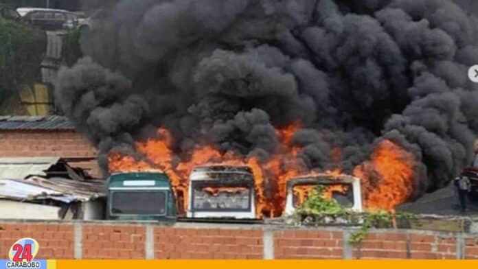 incendio estacionamiento en Caracas