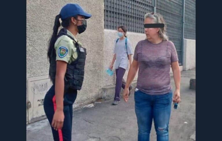 Caracas: Detenida mujer por darle cachetada a un niño de cuatro años