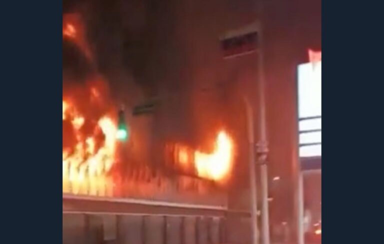 Se produjo un incendio en edificio «Mercado de los Corotos» en Quinta Crespo