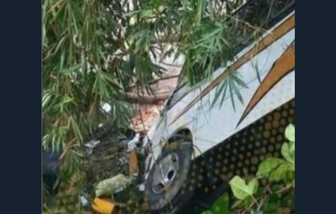 Buseta se volcó en la vía Táchira-Mérida y dejó un fallecido