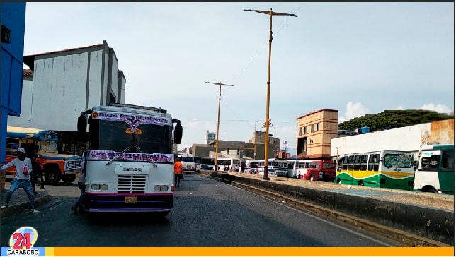 Usuarios del transporte piden la implementación de la Raya Amarilla