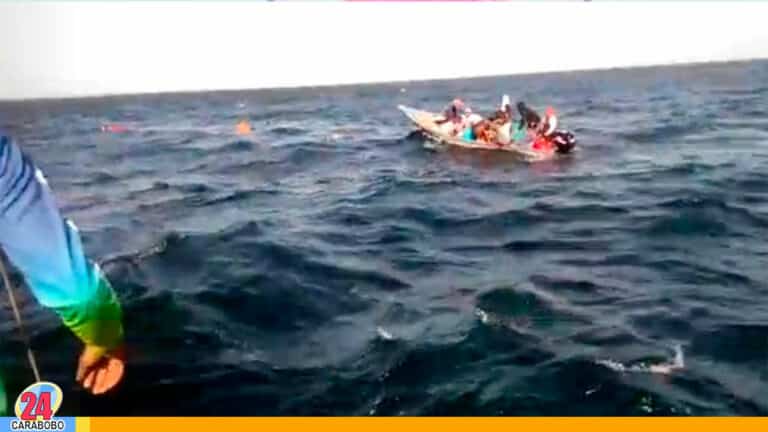 ¡Con vida! Rescatan a 14 náufragos en ruta Cubagua-Margarita