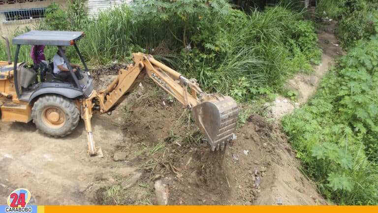 Inició remoción de escombros y saneamiento del río Cabriales en Colinas de Girardot I