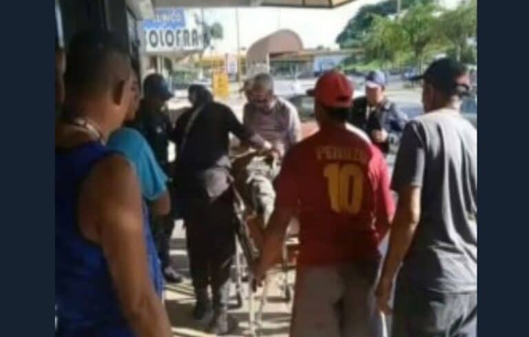 Persona fue herida durante asalto en una licorería de Valencia Sur