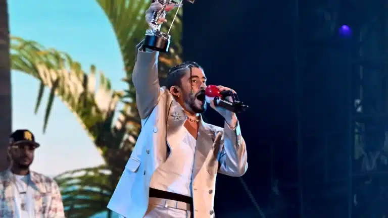 Bad Bunny, primer latino en ganar «Artista del Año» en los VMAs 2022