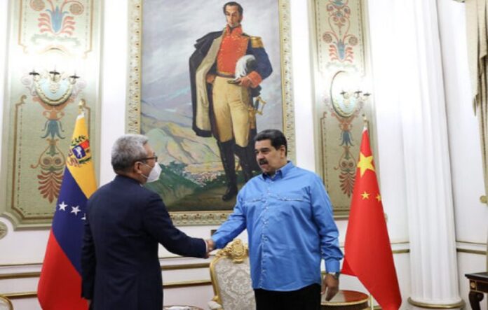 Maduro impulsó Ley de ZEE ante representantes de China