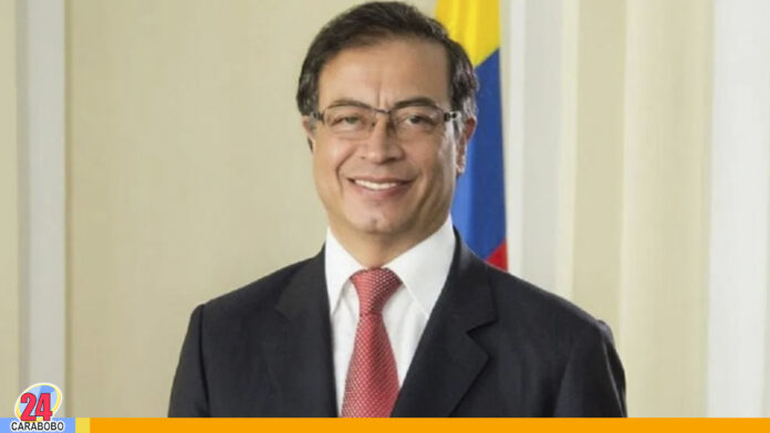 Petro asume la presidencia de Colombia