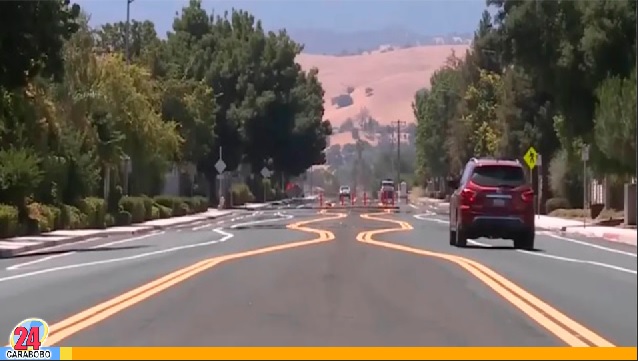 Las exageradas vías en zigzag en la ciudad de Hollister, California