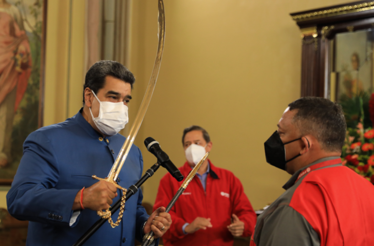 Maduro reconoció a bomberos de Pdvsa por su labor en Cuba
