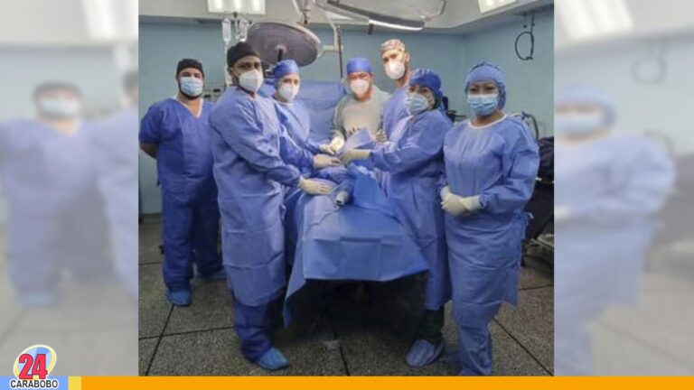Realizan primera cirugía de reemplazo total de cadera de tallo corto femoral en la CHET