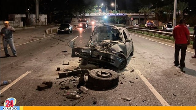 Dos personas murieron en accidente de tránsito en Caracas