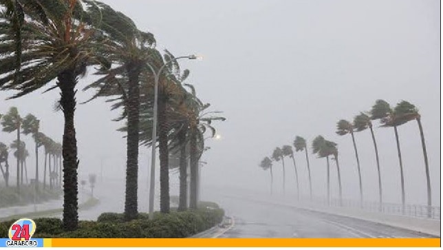 Huracán Ian se degrada a Tormenta Tropical tras arrasar Florida