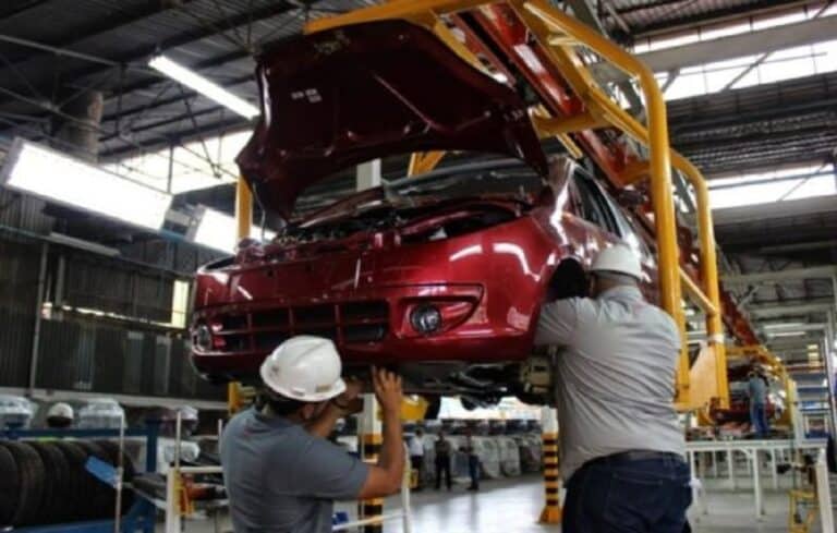 Venezuela ensamblará y venderá autos iraníes a este precio