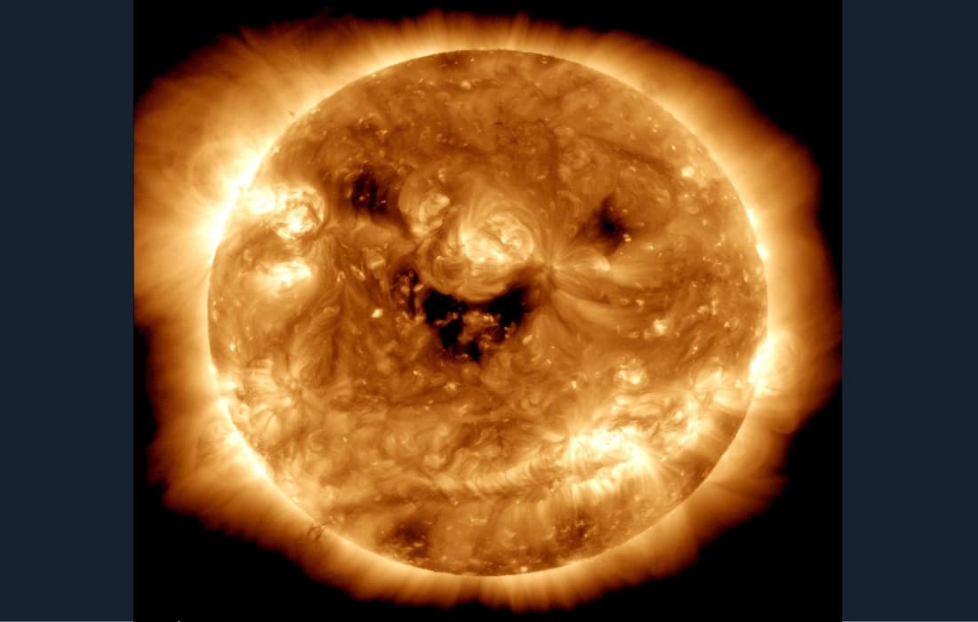 NASA reveló una 'escalofriante' imagen del sol sonriendo