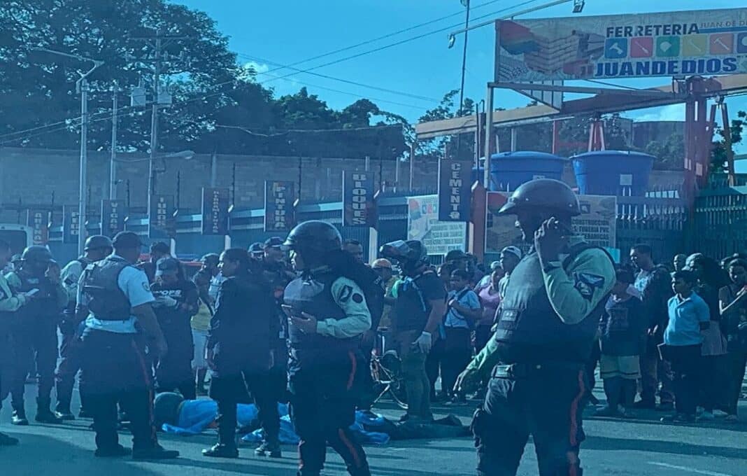 Dos fallecidos tras accidente en avenida Intercomunal Turmero-Maracay