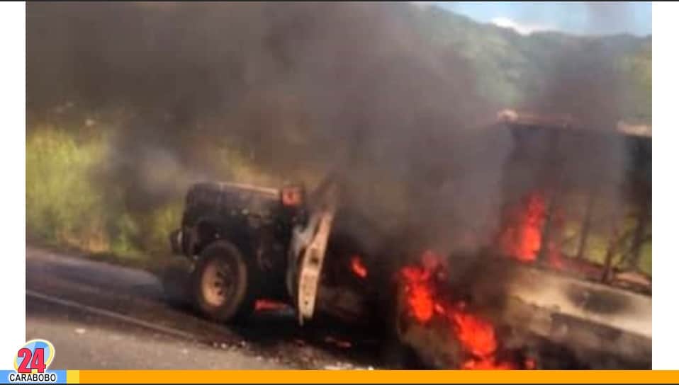 Incendio de un vehículo en la ARC tramo Aragua - Incendio de un vehículo en la ARC tramo Aragua