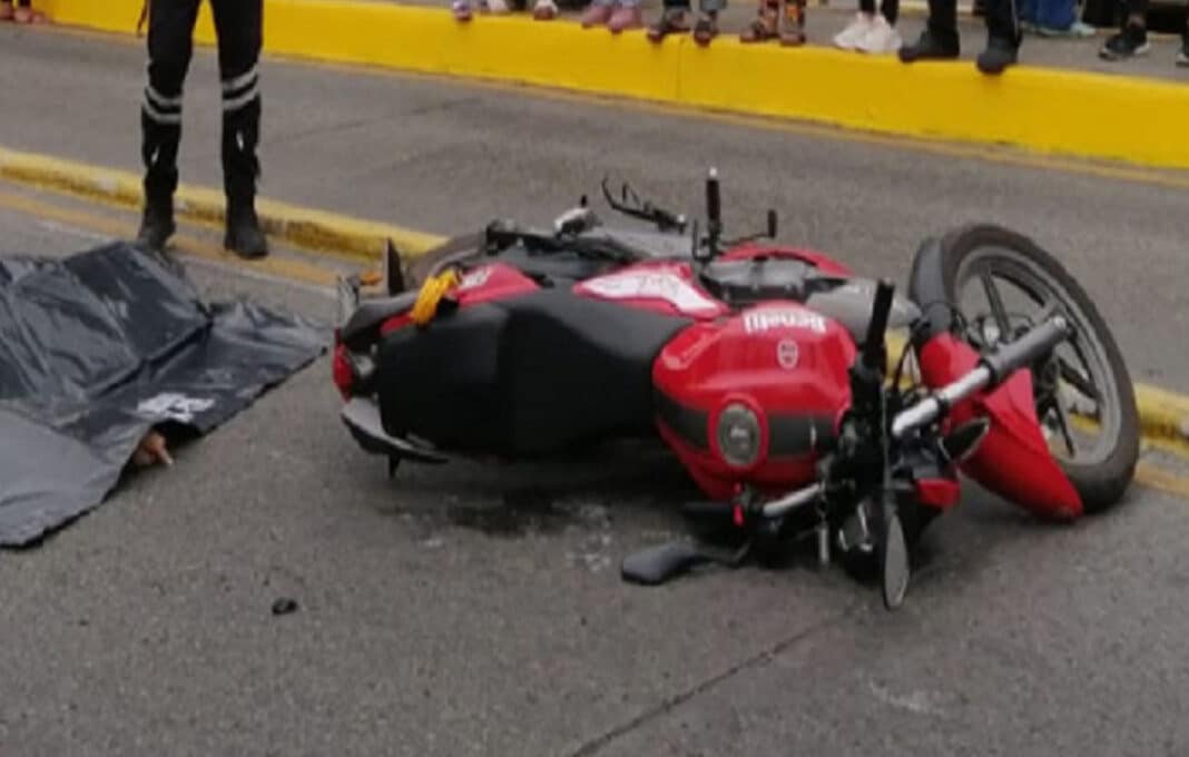 Motorizado transeúnte fallecen accidente en Caracas