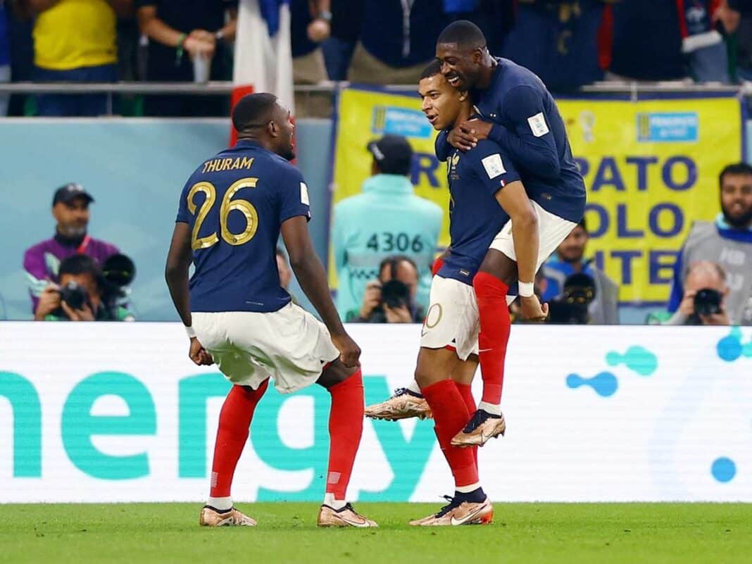 Francia pasa a cuartos de final