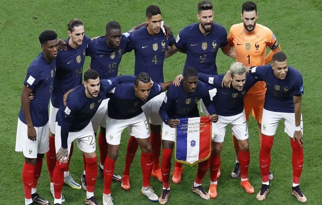 Mundial de Qatar 2022 futbolistas de Francia Virus