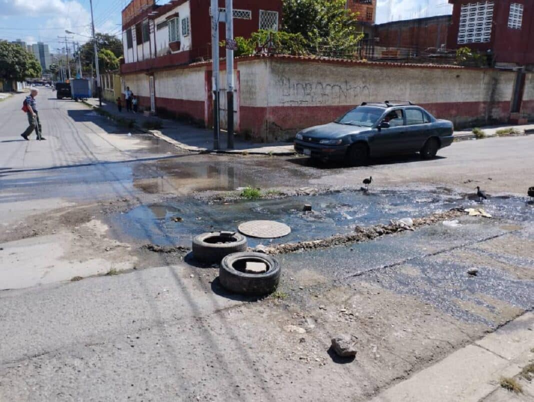 bote de aguas negras en Caprenco