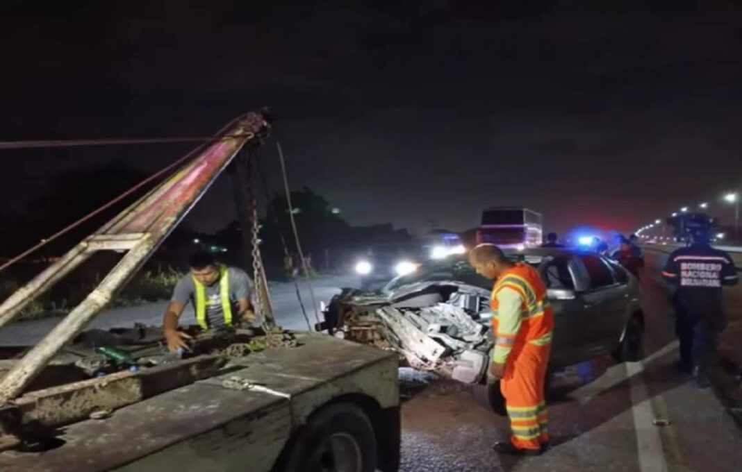 auto impactó vehículo carga ARC