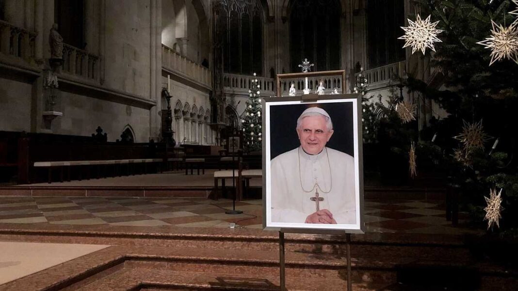 papa emérito Benedicto XVI cripta vaticana