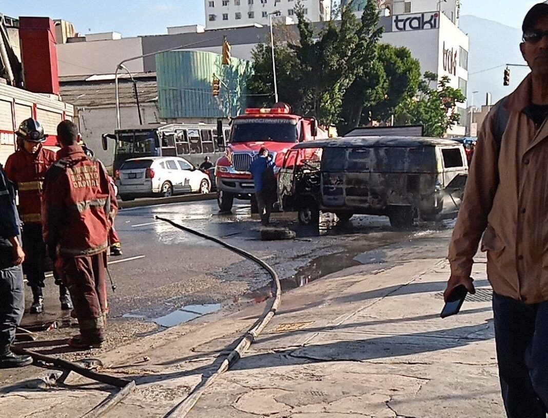 Incendio de vehículo en San Martín