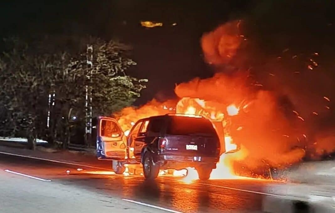 camioneta incendió ARC