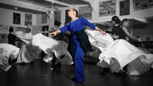 A sus 86 años, Yolanda Moreno aún enseña danza a jóvenes