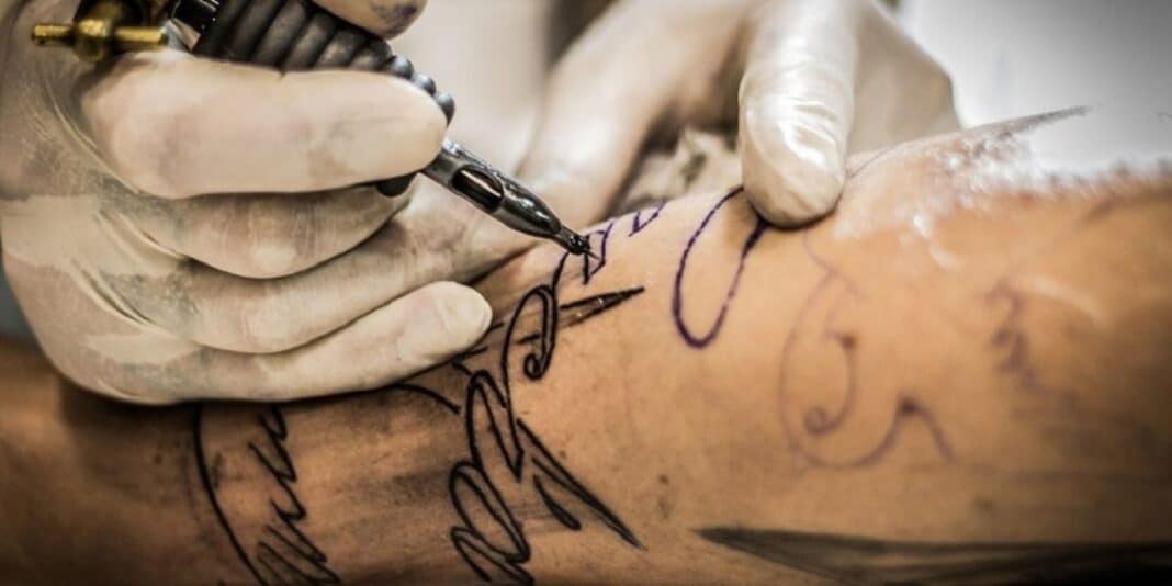 Abuela tatuarse 80 años