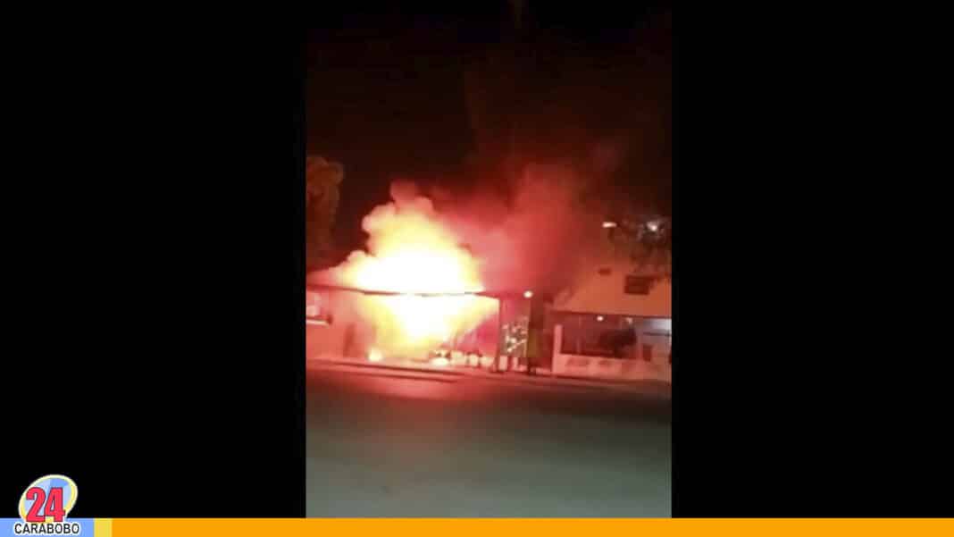 Trailer de comida rápida incendió La Isabelica