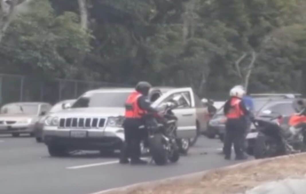 colisión vehículos autopista francisco fajardo