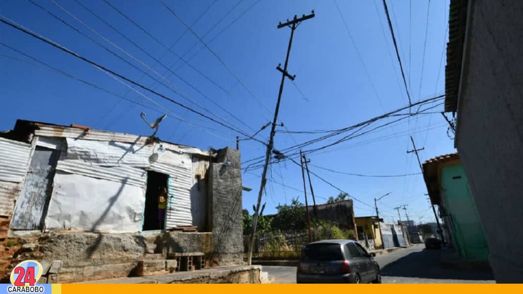 arreglar poste luz La Candelaria